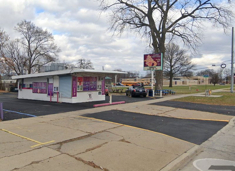 Dairy Freezzz Madison Heights (Dari Twirl) - Current Photo As Dairy Freezzz (newer photo)